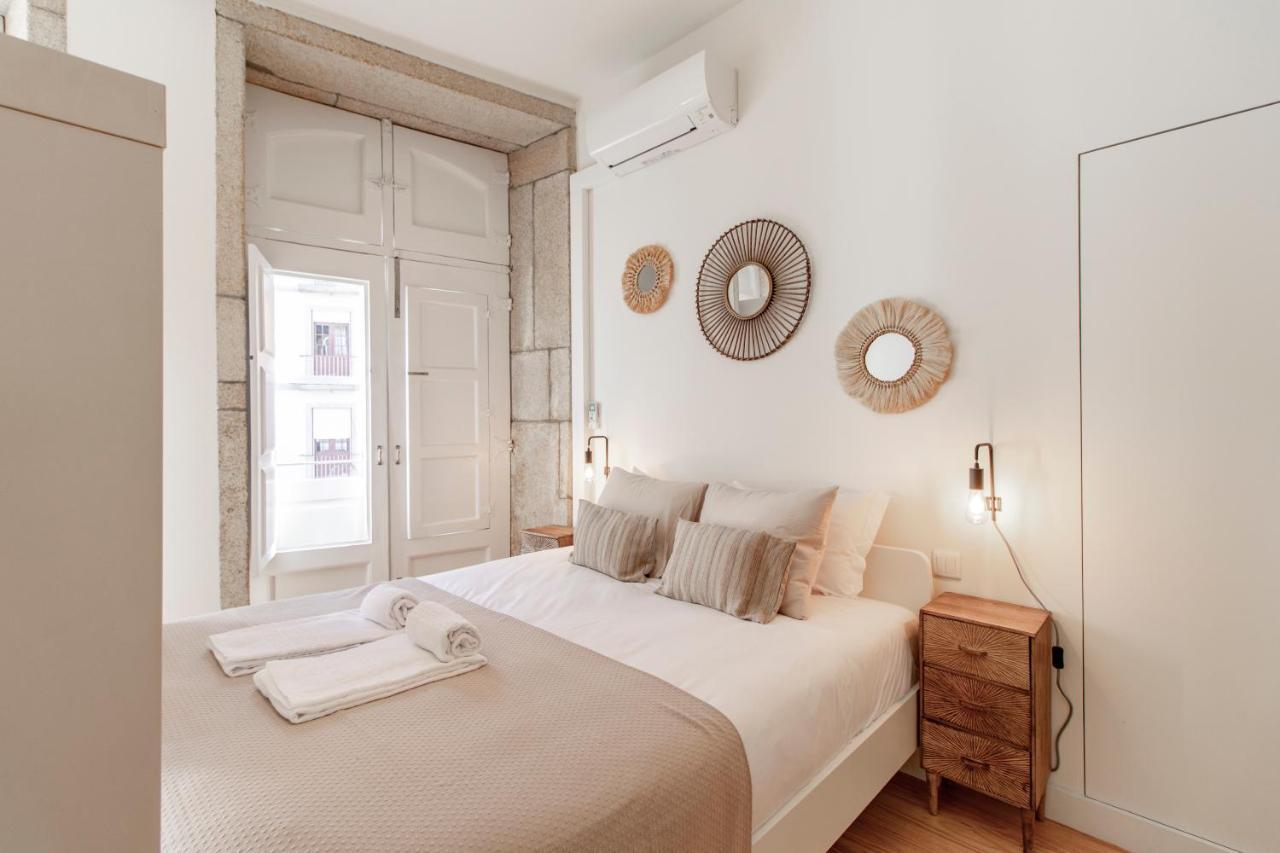 Virtudes Flat W/ Ac & Balcony By Lovelystay Porto Exterior foto